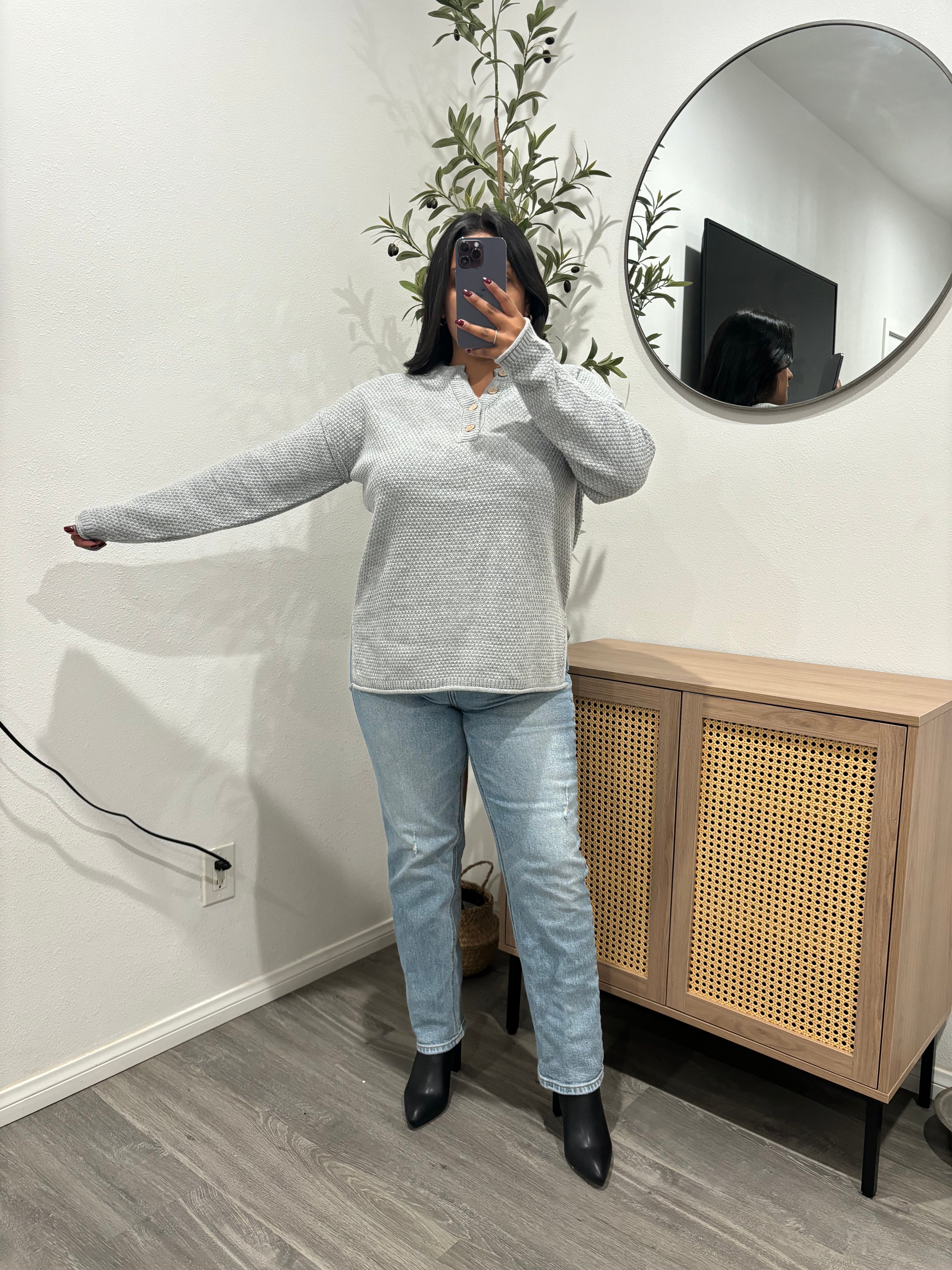 Ellie Henley Sweater Grey