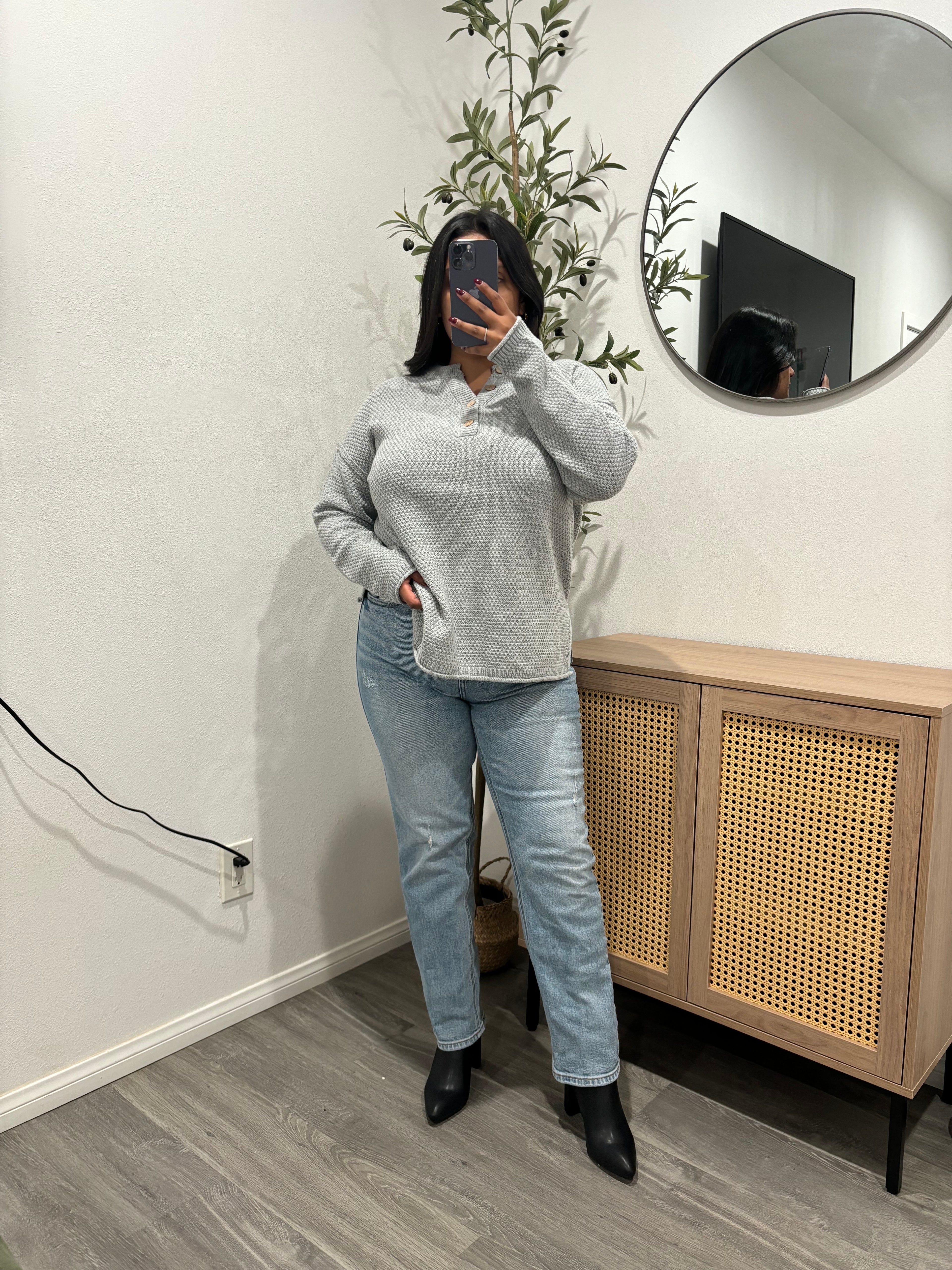 Ellie Henley Sweater Grey